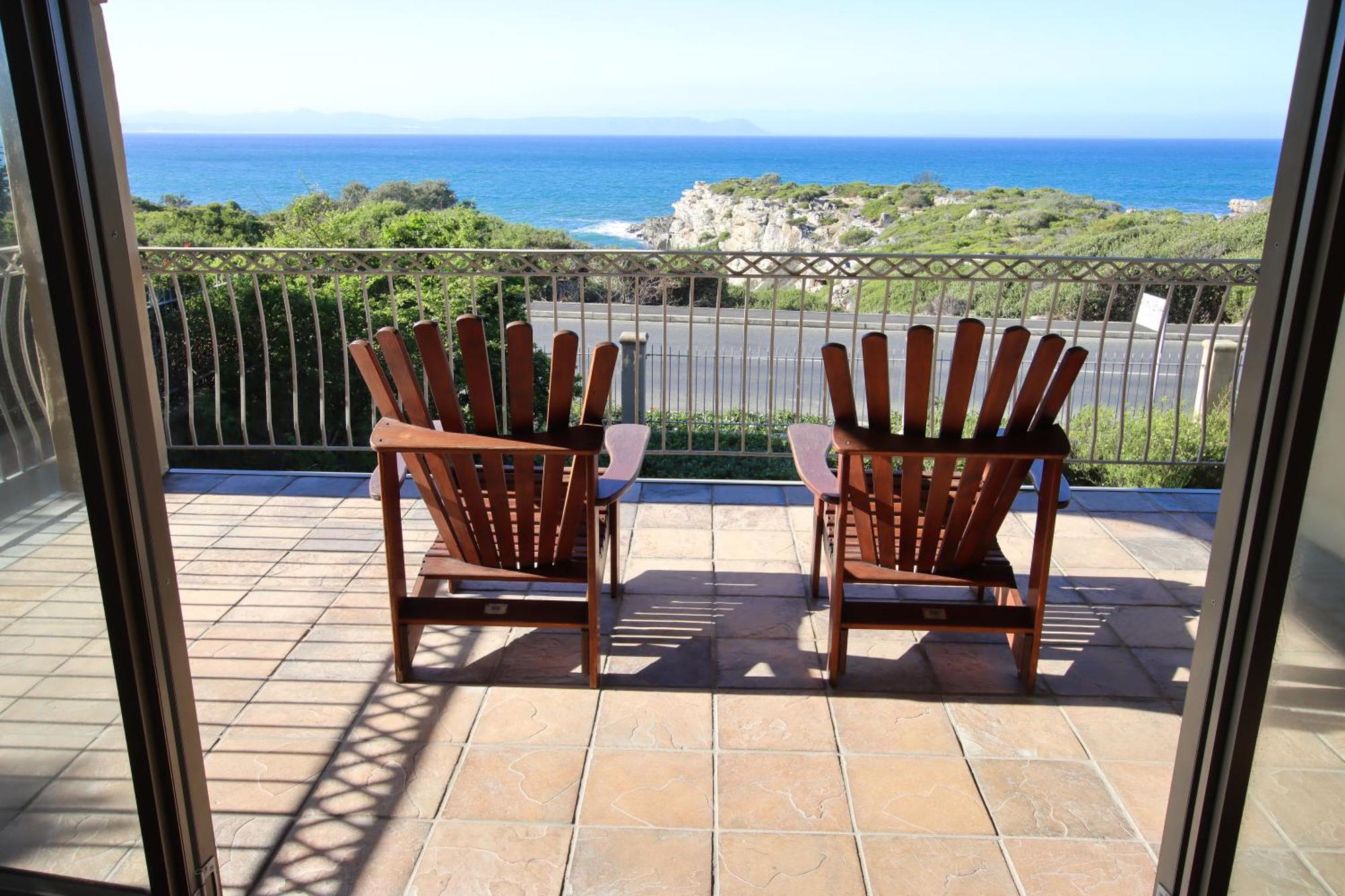 On The Cliff Guest House Херманус Екстериор снимка