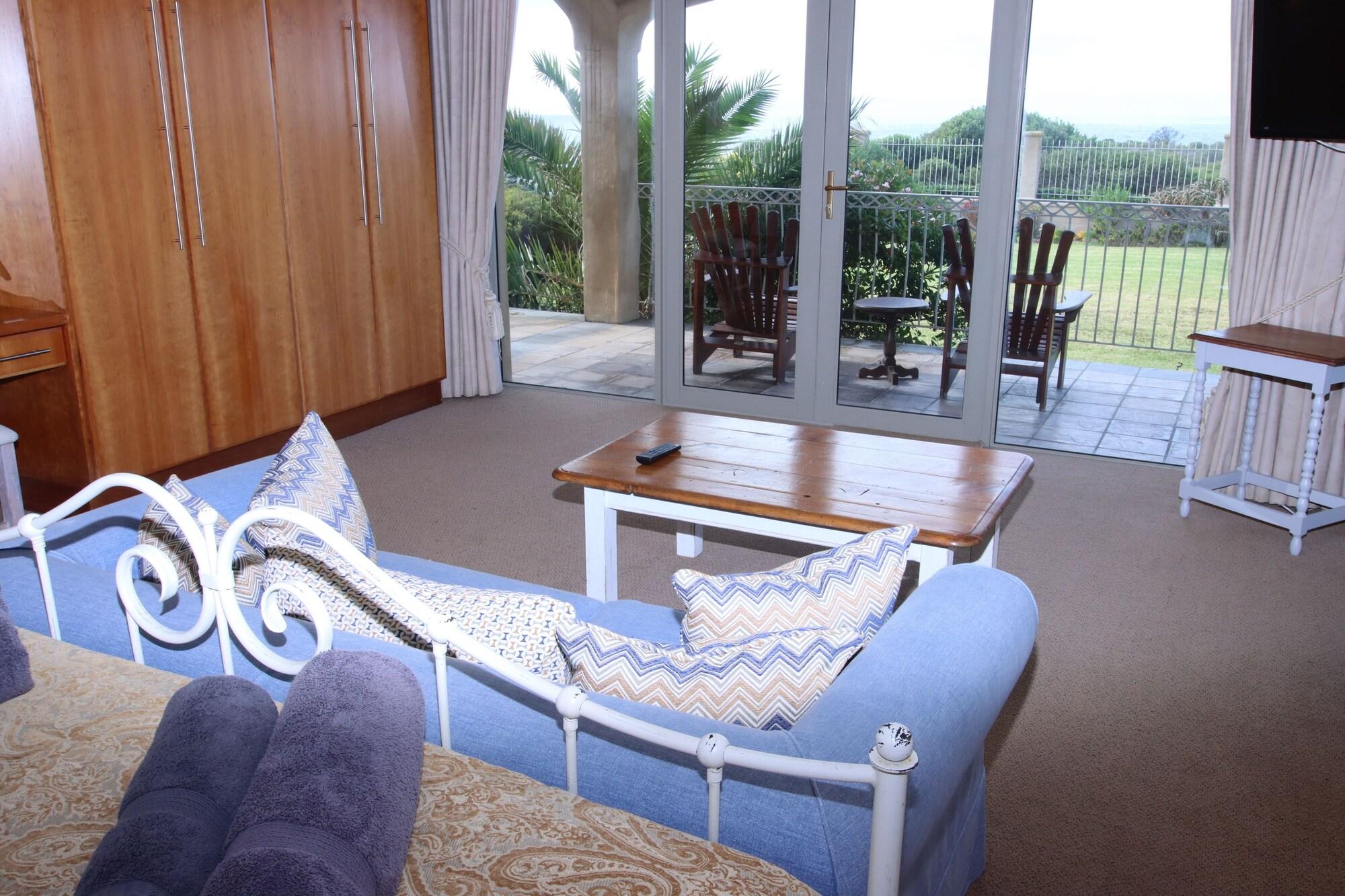 On The Cliff Guest House Херманус Екстериор снимка
