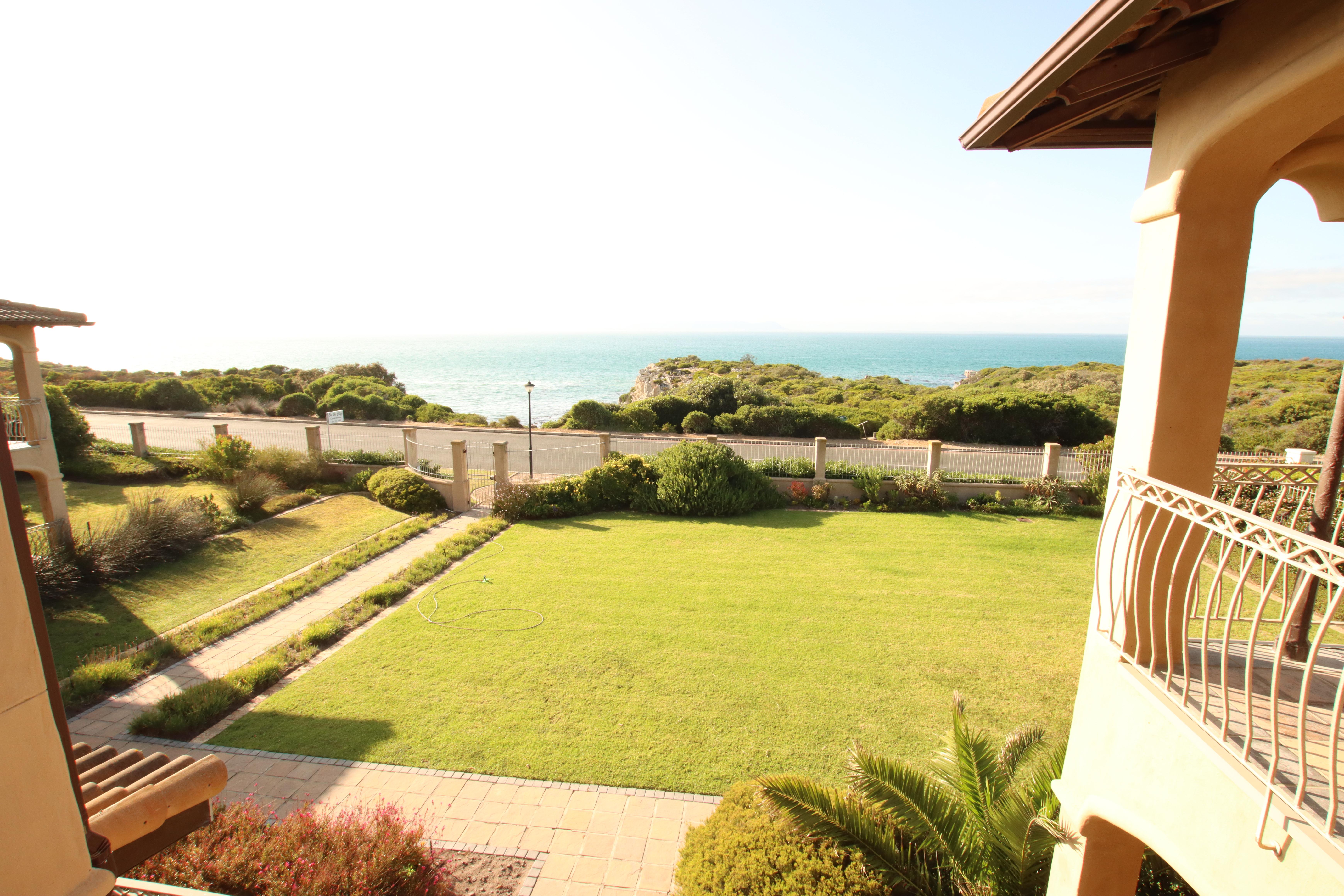 On The Cliff Guest House Херманус Екстериор снимка