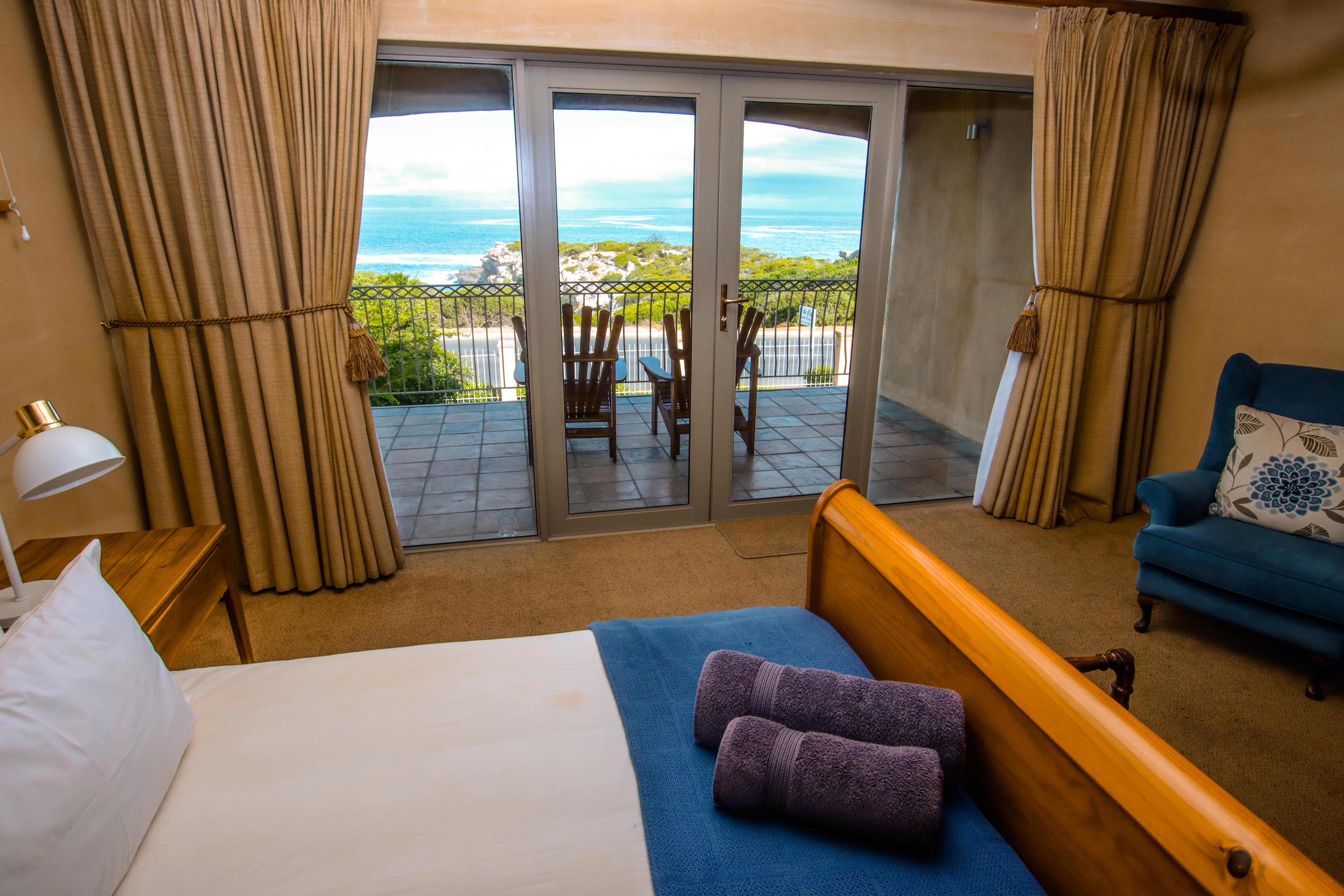 On The Cliff Guest House Херманус Екстериор снимка