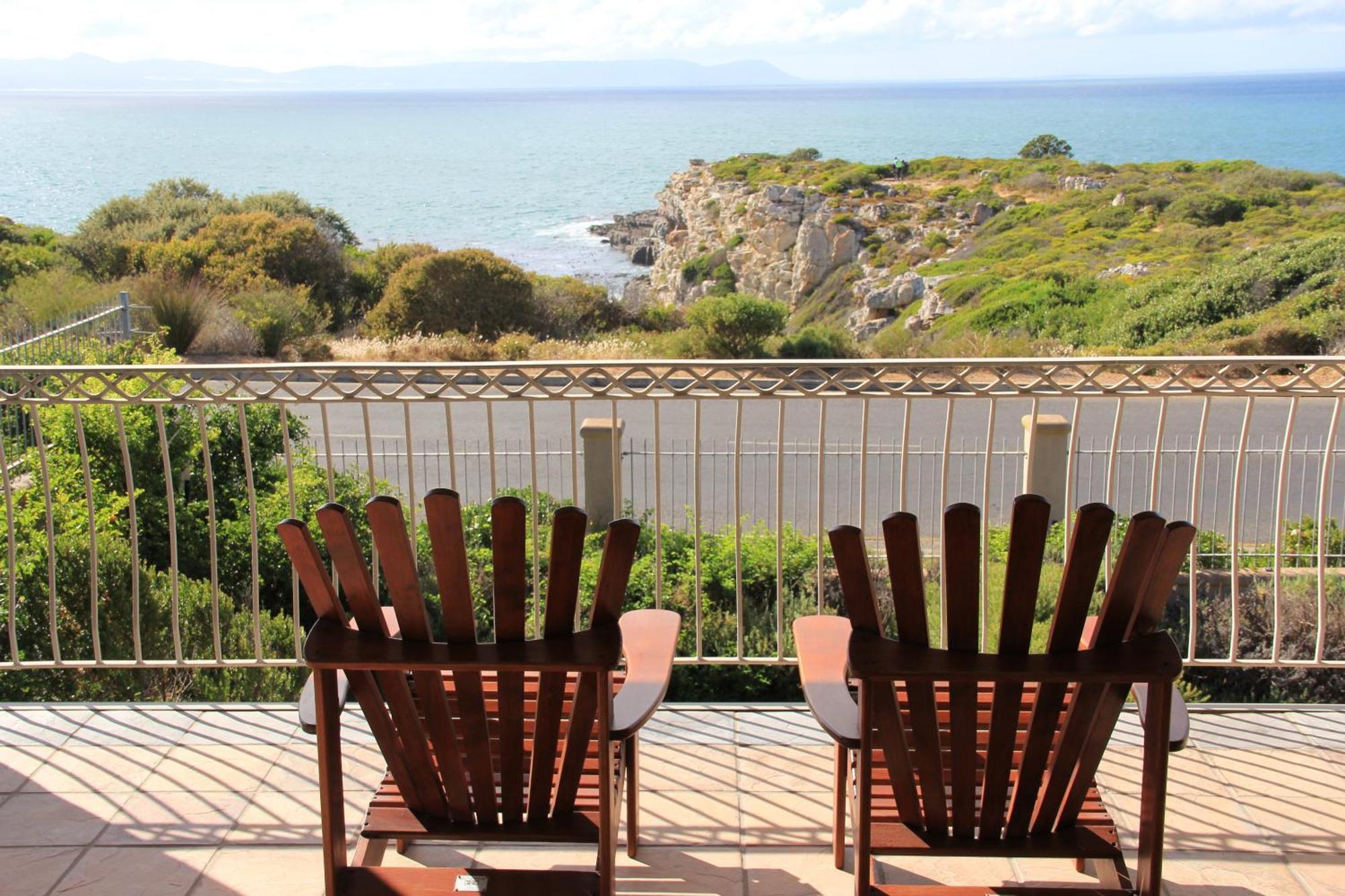 On The Cliff Guest House Херманус Екстериор снимка