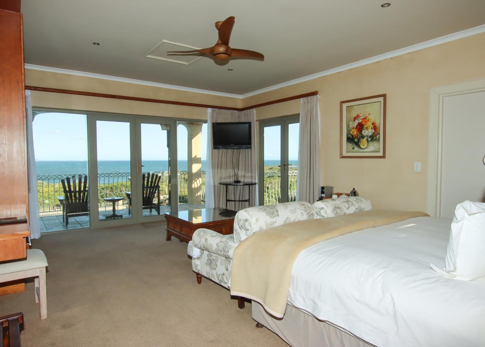 On The Cliff Guest House Херманус Екстериор снимка