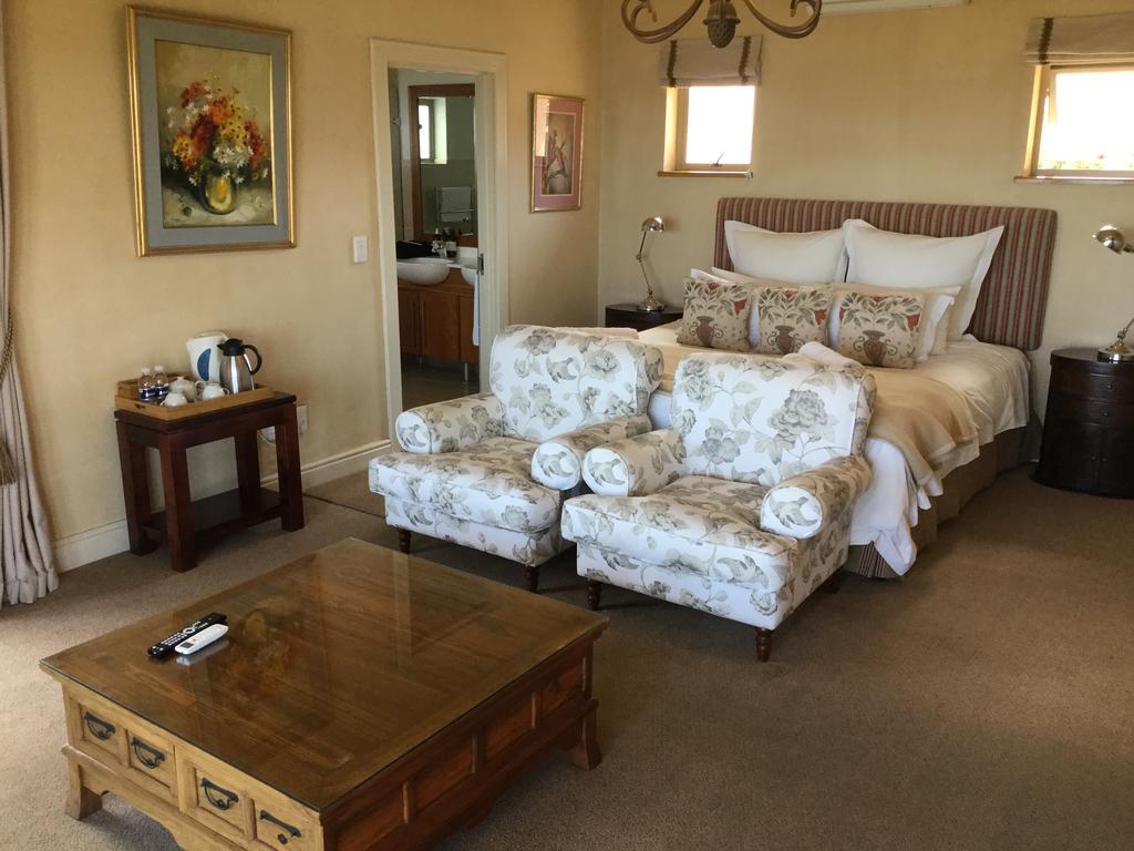 On The Cliff Guest House Херманус Екстериор снимка