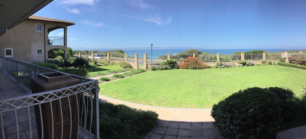 On The Cliff Guest House Херманус Екстериор снимка