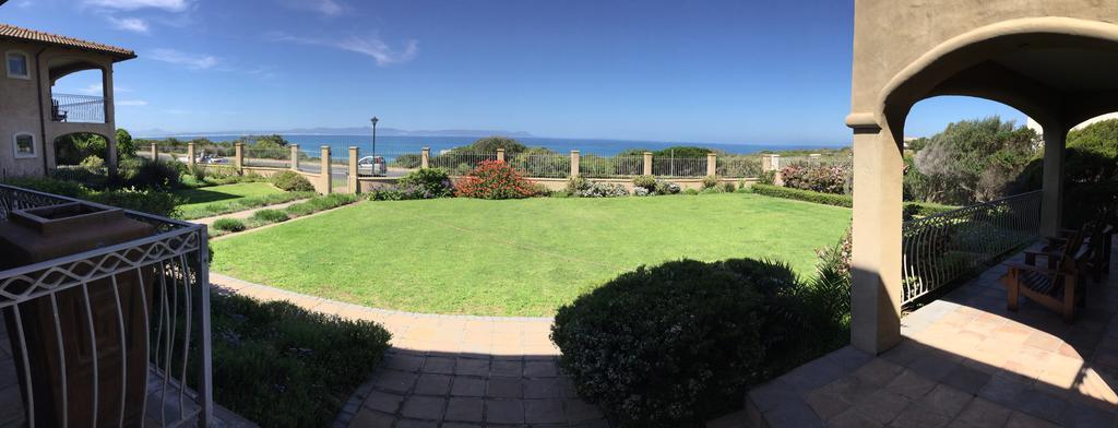 On The Cliff Guest House Херманус Екстериор снимка